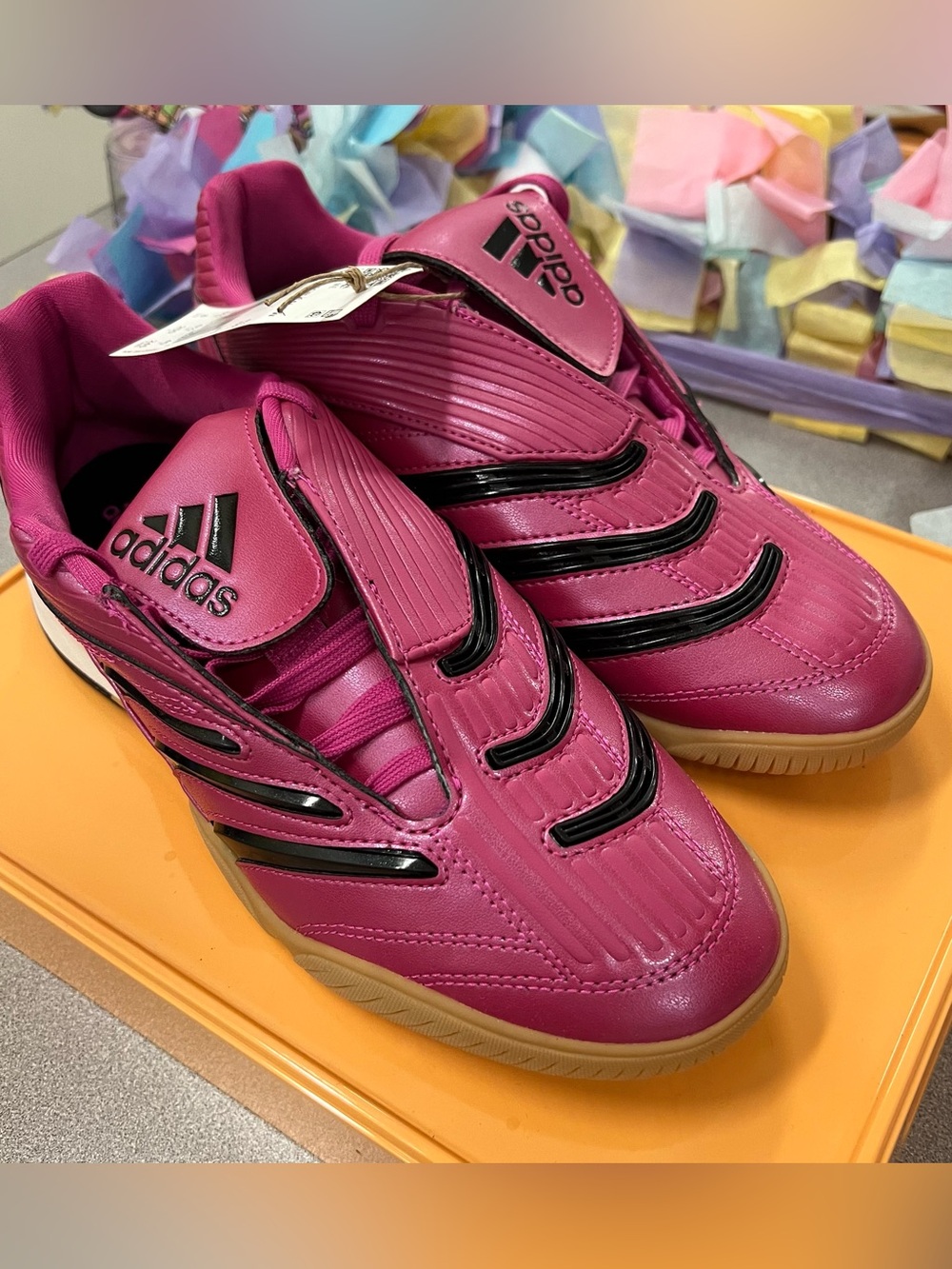 adidas PREDATOR Sala Sz 8 in Semi Lucid Fuschia Pink - Picture 2 of 14